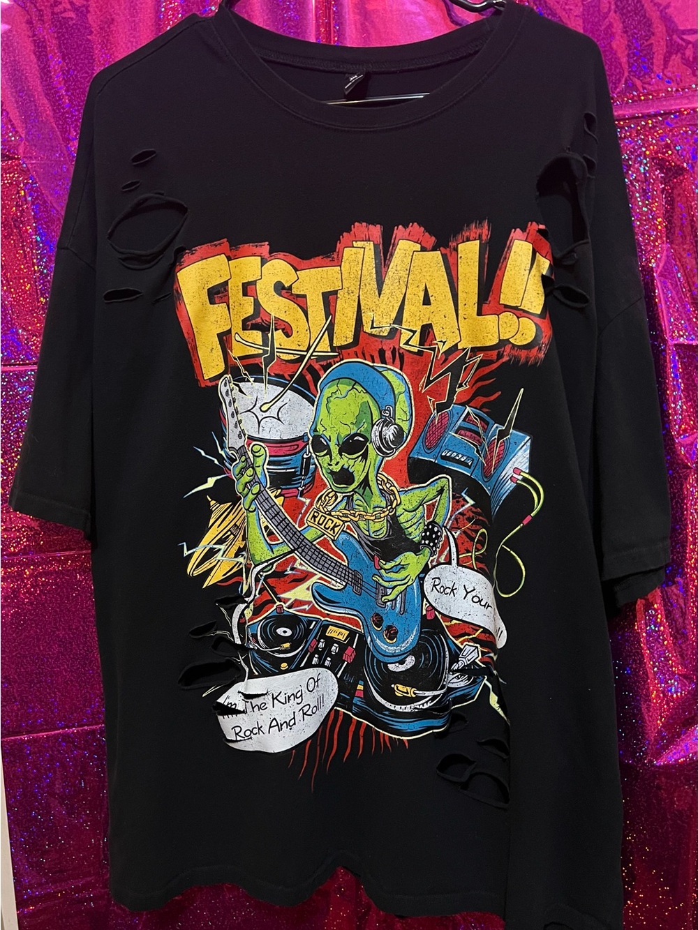 SHEIN Black Short Sleeve Alien Guitar Festival Graphic Tee